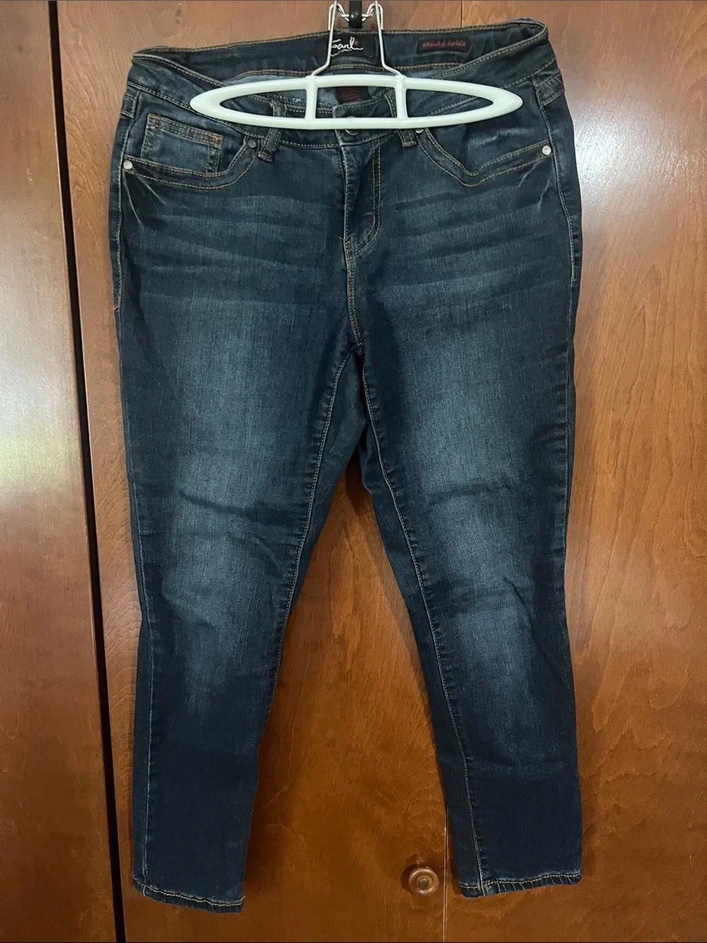 Earl Jeans Women’s Dark Wash Skinny Jeans